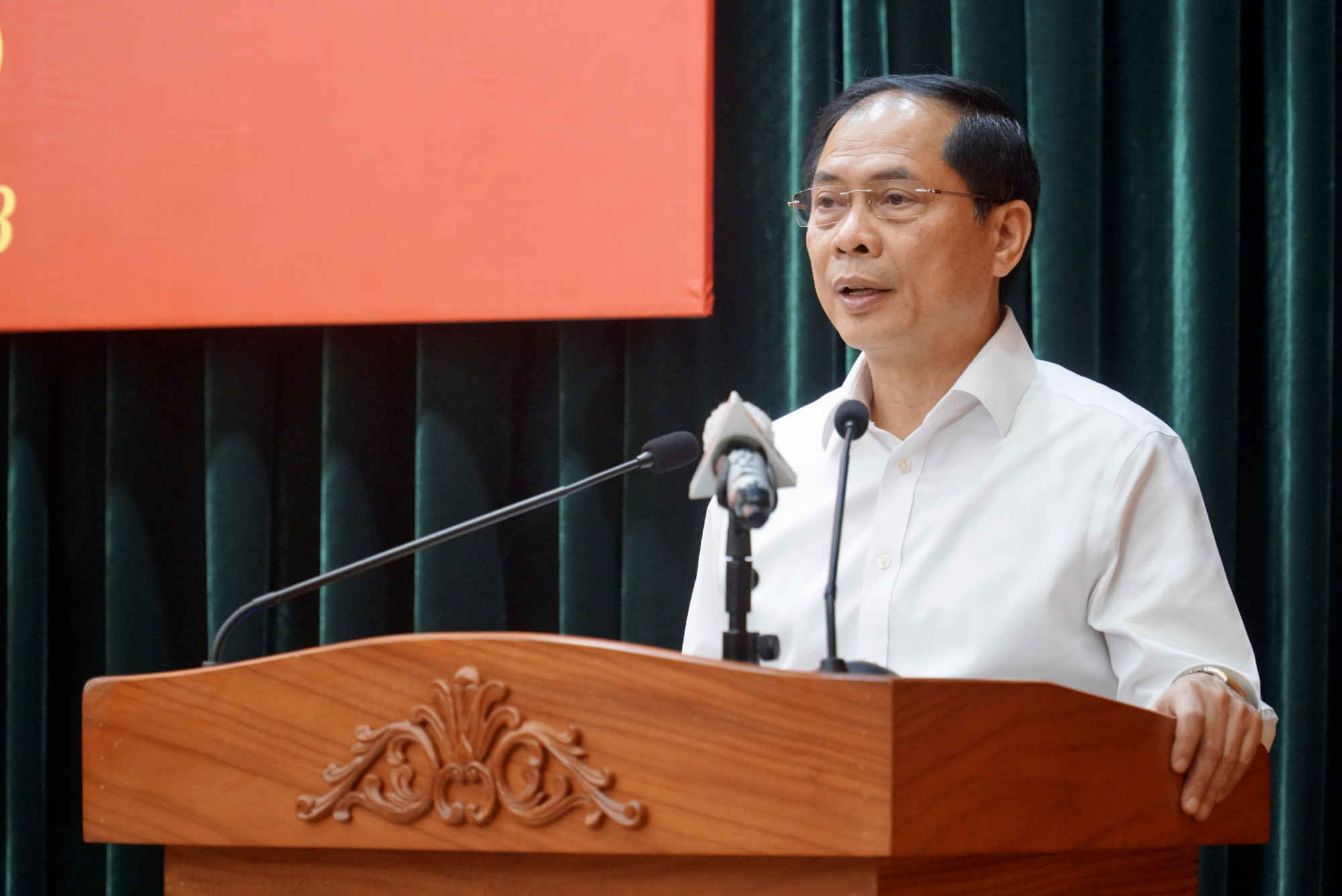 Bộ trưởng Bộ Ngoại giao Bùi Thanh Sơn khẳng định bộ luôn đồng hành cùng sự phát triển của TPHCM