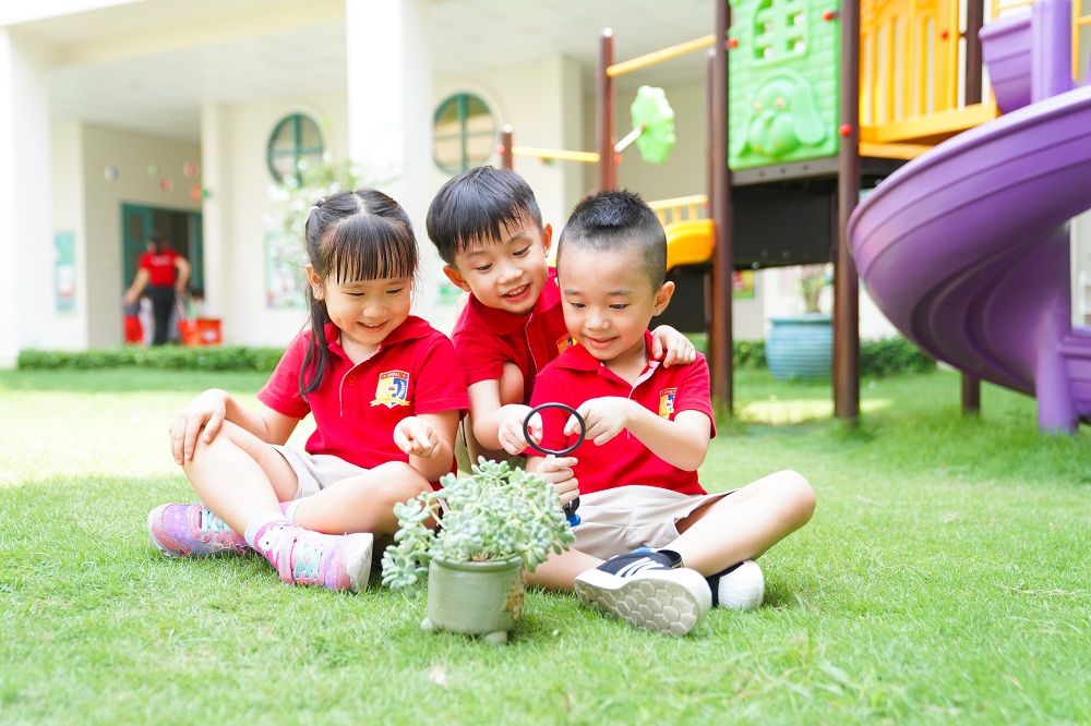 Mỗi ngày hè là một ngày vui - Ảnh: Royal School