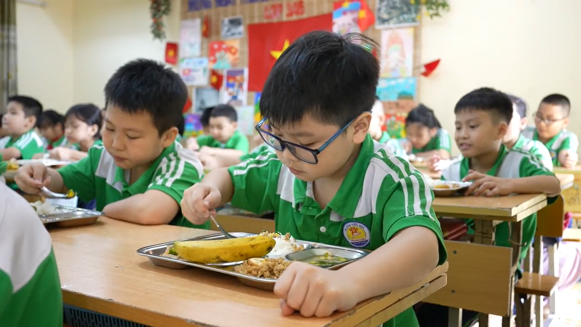 Dự án Bữa ăn học đường mang đến bữa trưa dinh dưỡng cho hơn 1,4 học sinh tiểu học toàn quốc - Ảnh: Ajinomoto Việt Nam
