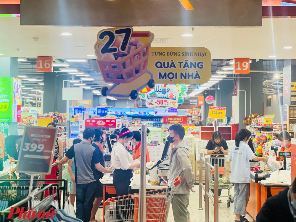 Còn tại siêu thị Co.op Extra (Phạm Văn Đồng, TP. Thủ Đức) khá vắng khách vào chiều 29/4, 