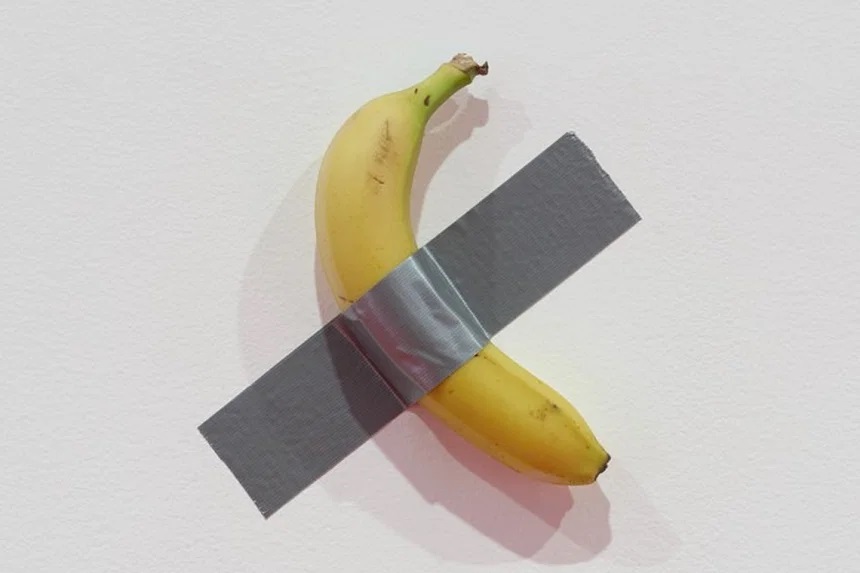 Tác phẩm Comedian của Maurizio Cattelan – một quả chuối được dán băng dính vào tường – sẽ được trưng bày tại bảo tàng Leeum của Hàn Quốc cho đến ngày 16 tháng 7