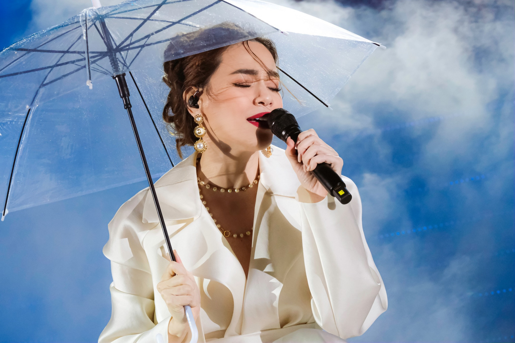 Ca sĩ Hồ Ngọc Hà trong đêm nhạc Love Songs tại Đà Lạt vào tháng 11/2022