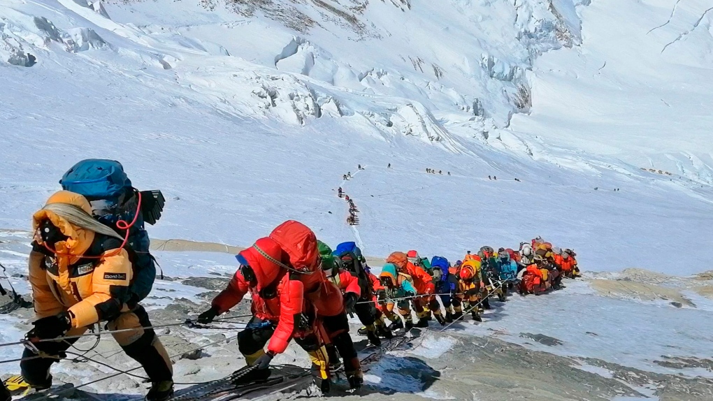 Các dịch vụ tiện ích dành cho những người chinh phục Everest ngày càng cải thiện.