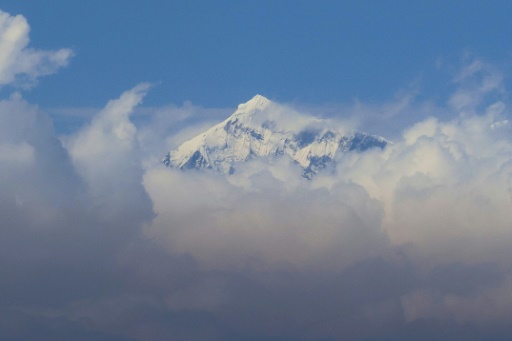 Khí hậu và địa hình khắc nghiệt ở Everest.