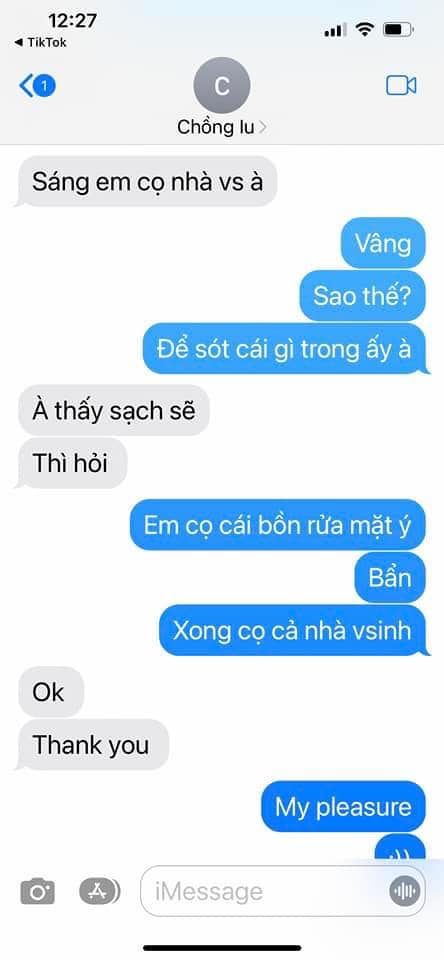 Một đoạn tin nhắn giữa hai vợ chồng chị Thái Hà: Anh Đức nhắn tin cảm ơn vợ vì đã... cọ nhà vệ sinh.