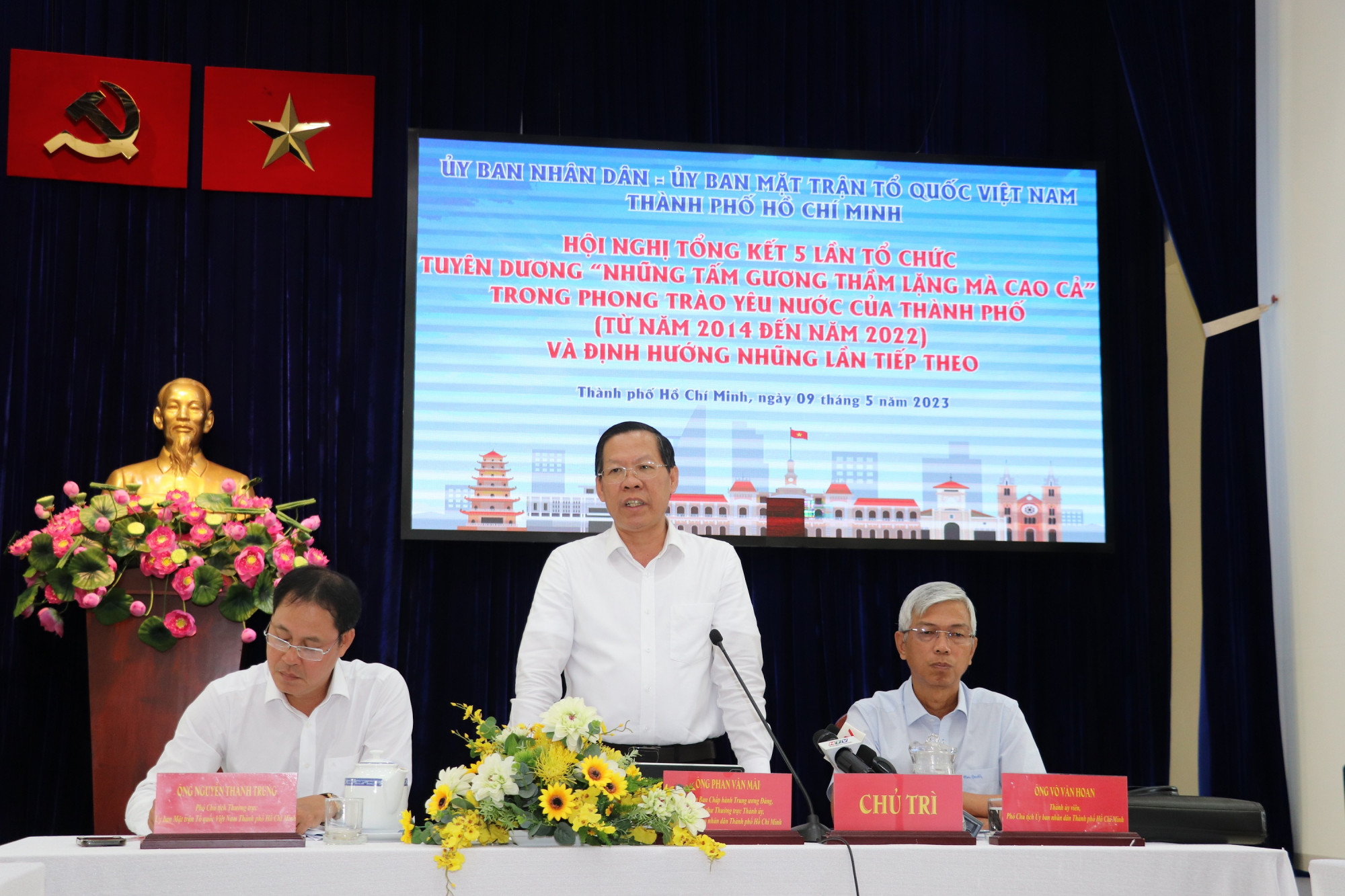 Ông Phan Văn Mãi - Chủ tịch UBND TPHCM - phát biểu đánh giá hội nghị tổng kết sáng 9/5. Ảnh: Quốc Ngọc