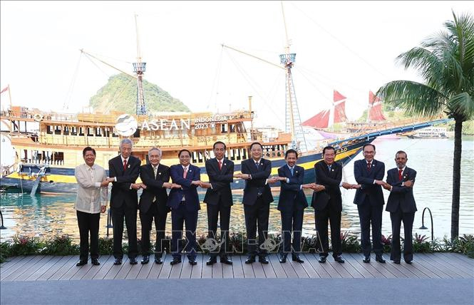 Thủ tướng Phạm Minh Chính và Trưởng đoàn các nước ASEAN chụp ảnh chung