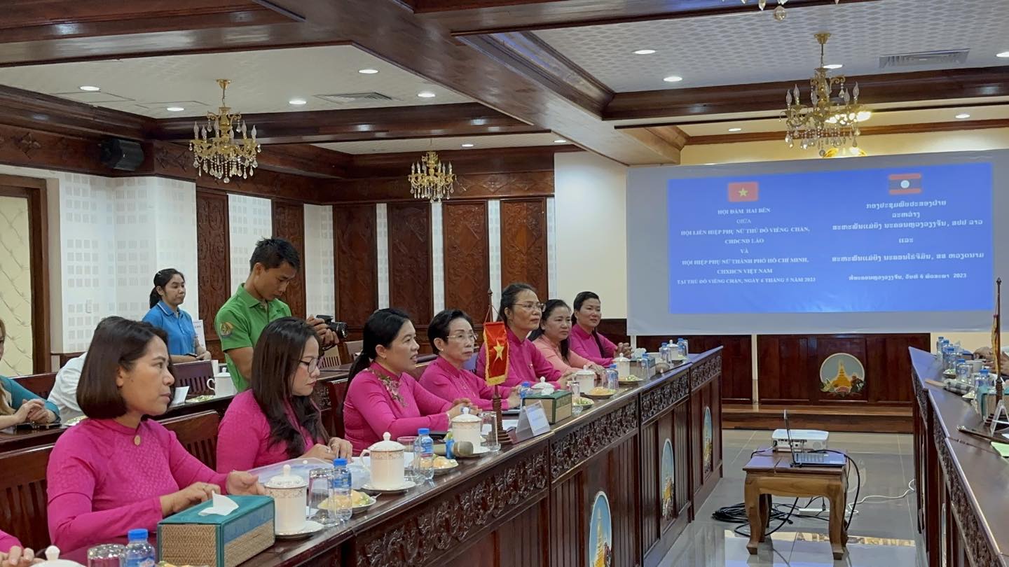 Hội LHPN TPHCM đã có cuộc hội đàm với Hội LHPN Thủ đô Viêng Chăn trong chuyến thăm hữu nghị