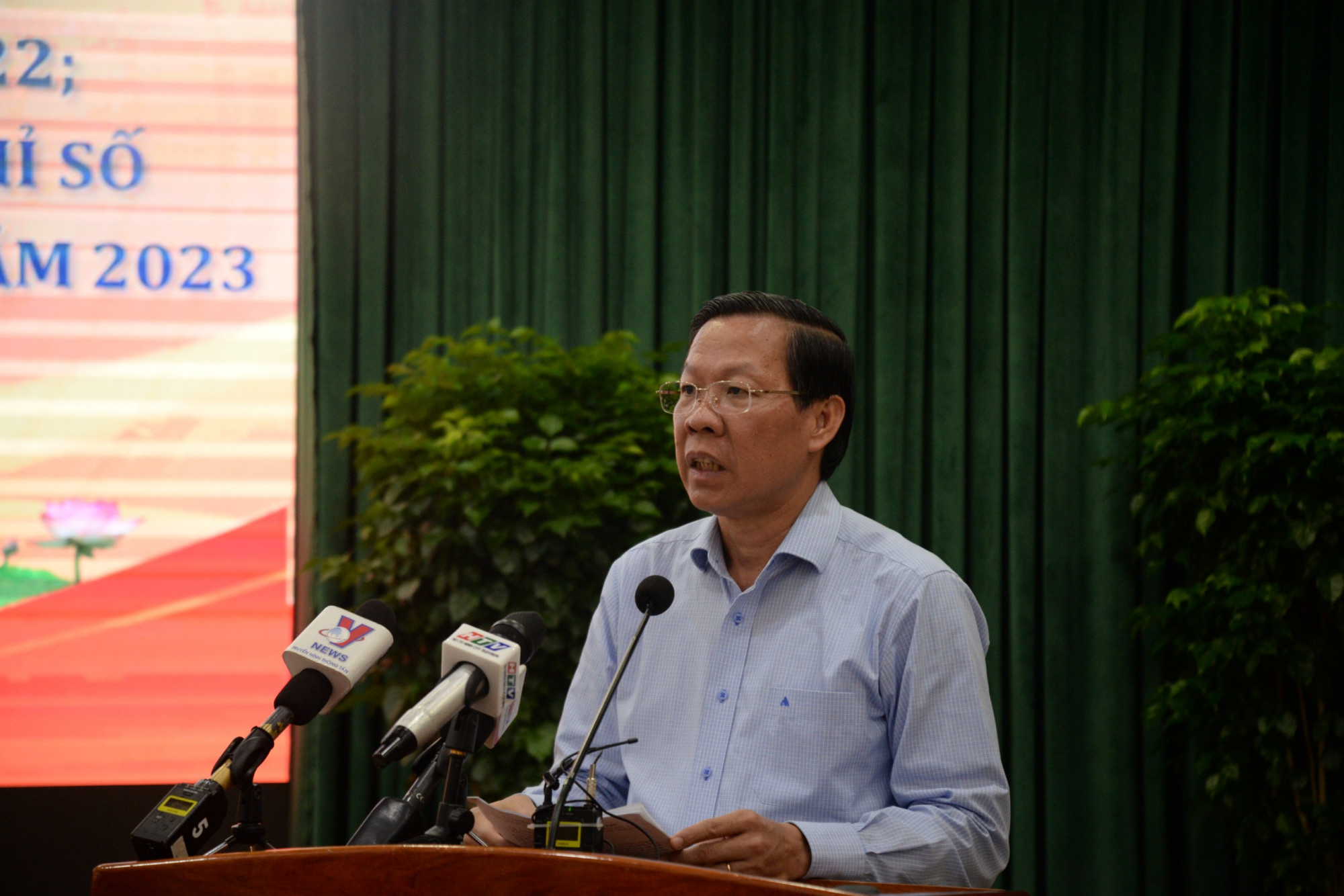 Chủ tịch UBND TPHCM Phan Văn Mãi phát biểu tại hội nghị sáng 11/5
