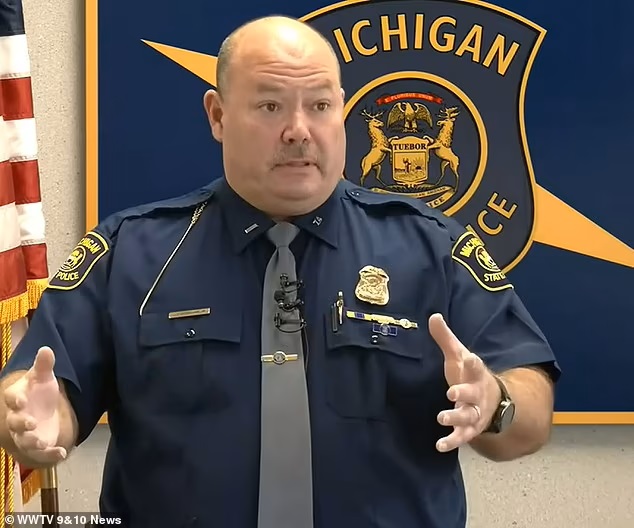 Trung úy John Grimshaw cho biết nghi phạm thừa nhận rằng anh ta có ý định đánh đập dã man bé gái 8 tuổi nếu anh ta lôi được cô bé đi.
