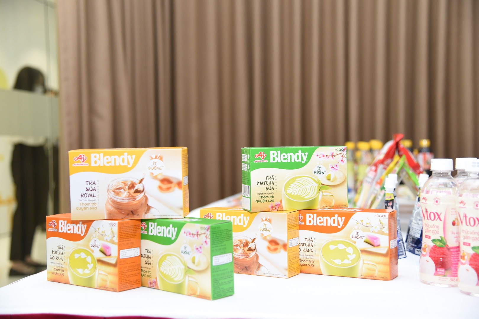 Trà hòa tan Blendy® và hức uống giấm gạo Vtox của Ajinomoto giúp mang đến cảm giác thoải mái, thư giãn và sảng khoái