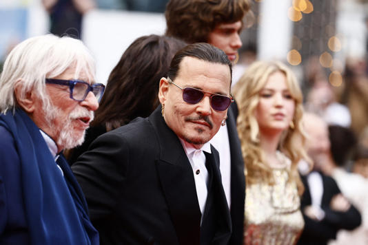 Johnny Depp như được tẩy trắng sau khi LHP Cannes 2023 khai mạc