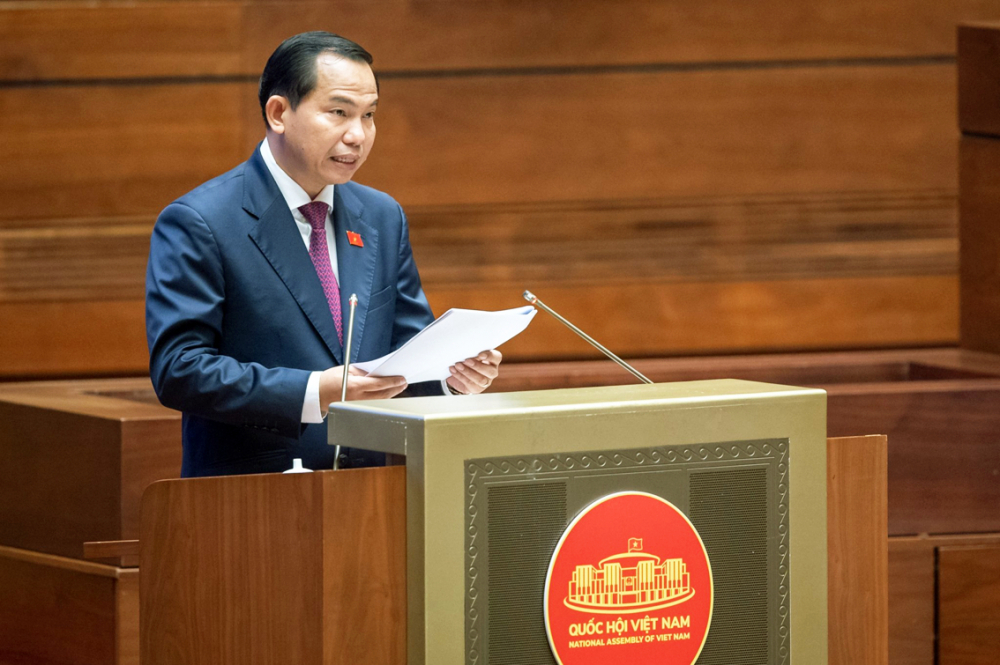 Trong phiên họp ngày 23/5, ông Lê Quang Mạnh - Chủ nhiệm Ủy ban Tài chính Ngân sách của Quốc hội - cho rằng, cần quy định mức trần giá dịch vụ vận chuyển hàng không nội địa để đảm bảo quyền lợi của người tiêu dùng - Ảnh: Minh Quang