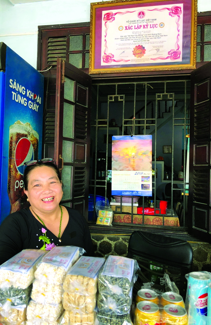 “Đặc sản bê thui Cầu Mống của tỉnh Quảng Nam được Tổ chức Kỷ lục Việt Nam công nhận vào top 50 món ăn đặc sản Việt Nam theo bộ tiêu chí công bố giá trị đặc sản Việt Nam”