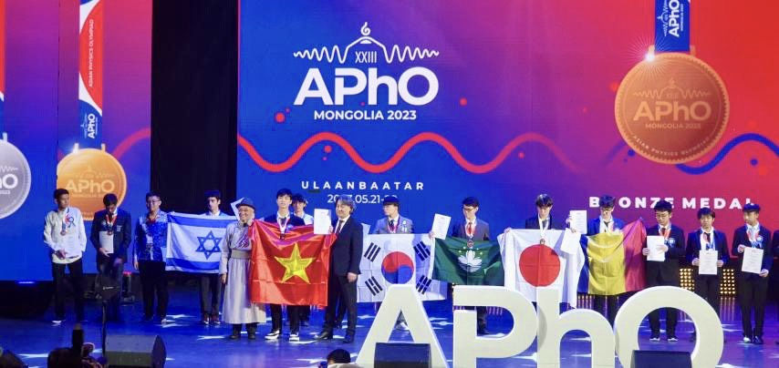 Học sinh Việt Nam nhận giải tại Olympic Vật lý Châu Á - Thái Bình Dương năm 2023