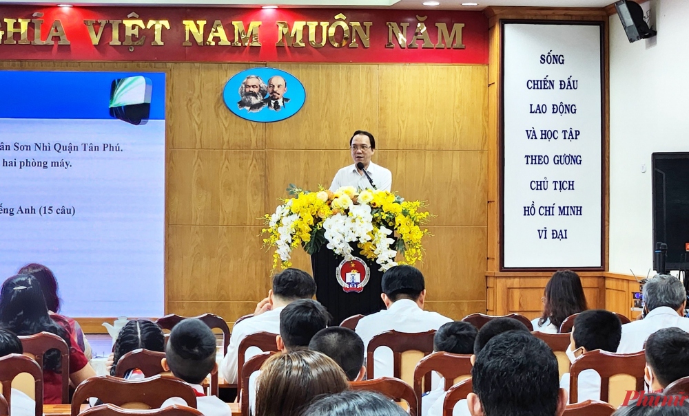 Ông Nguyễn Minh Thiên Hoàng cho hay học sinh tham gia bài thi đấu trường mô phỏng một kỳ thi chứng chỉ tin học quốc tế với đề thi sát chuẩn quốc tế