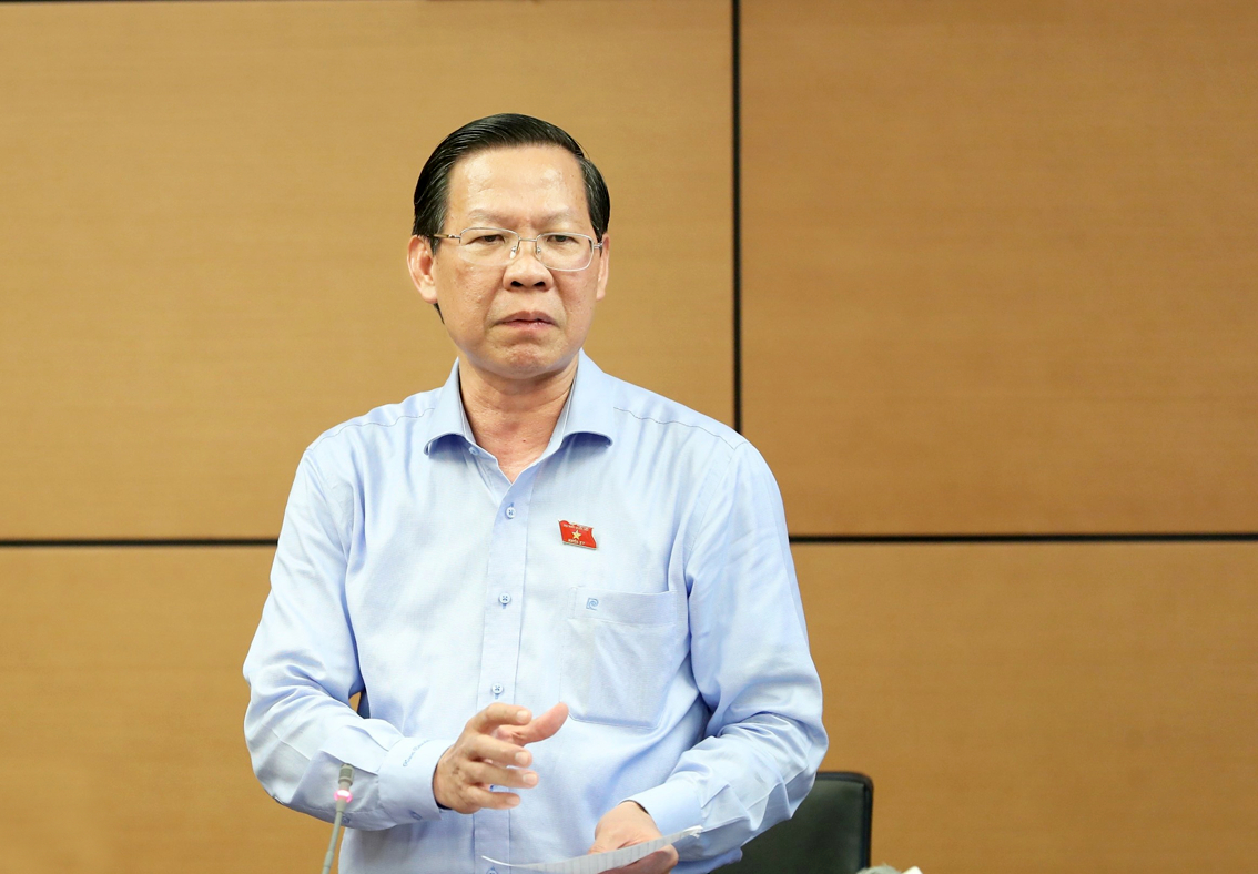 Ông Phan Văn Mãi - Chủ tịch UBND TPHCM - phát biểu tại buổi thảo luận tổ Quốc hội chiều 30/5