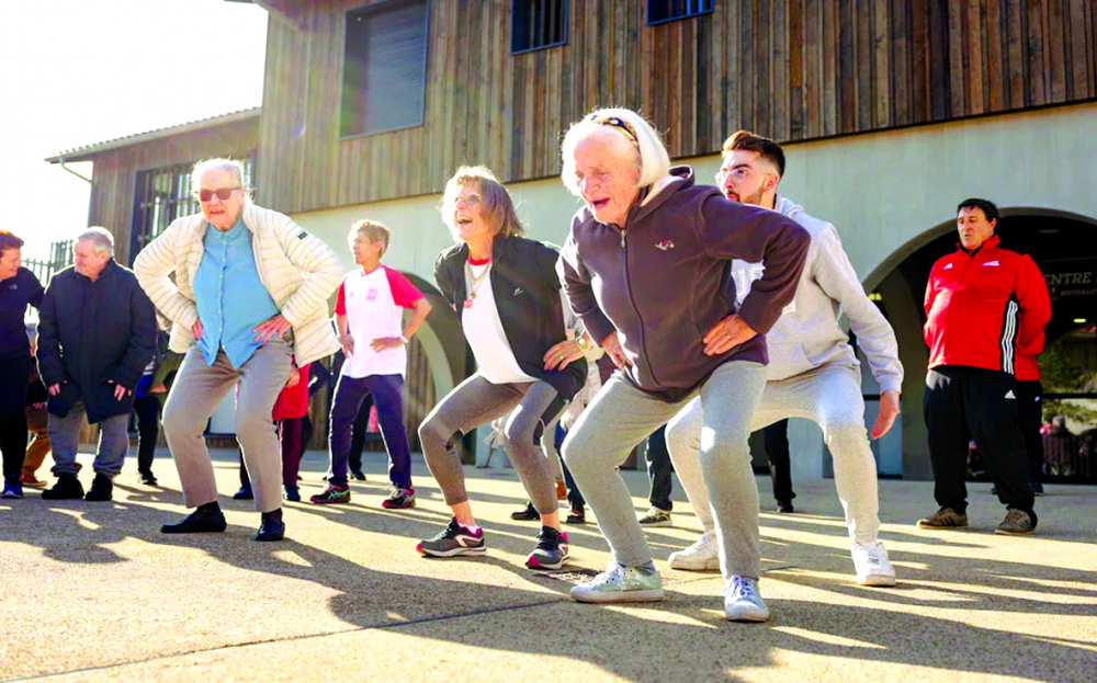 Các hoạt động bao gồm các lớp tập thể dục và khiêu vũ được điều chỉnh theo nhu cầu của cư dân - ẢNH: MARKEL REDONDO