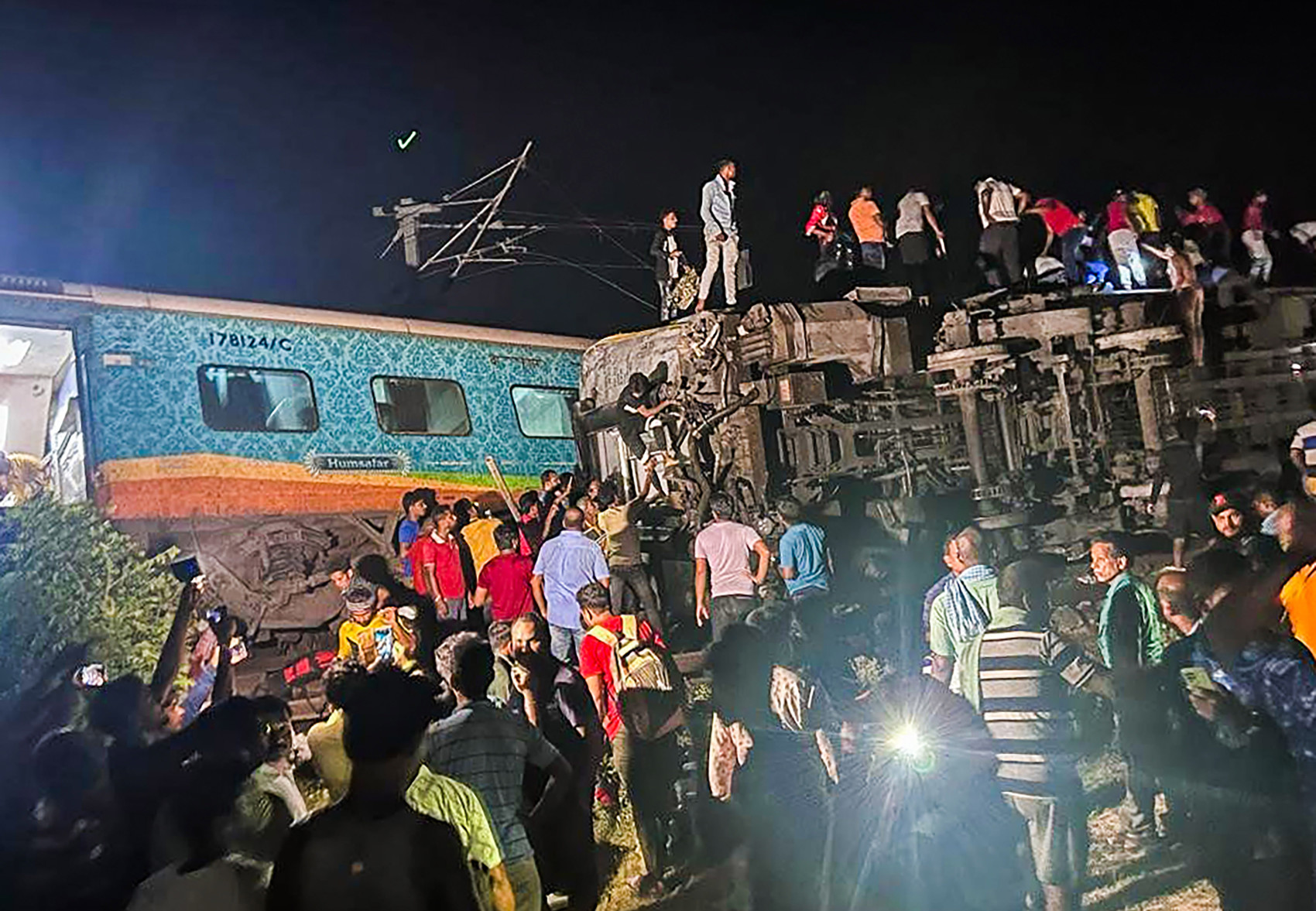 Hiện trường vụ tai nạn tàu hỏa tại Ấn Độ.