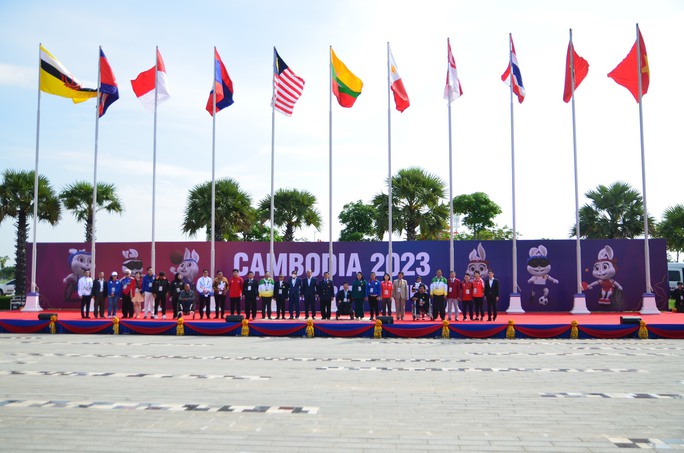 Quang cảnh Lễ thượng cờ ASEAN Para Games 12