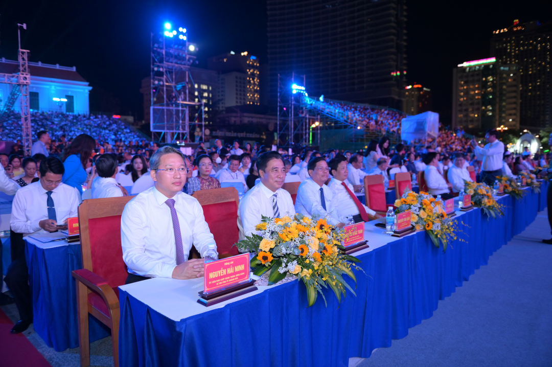 Các vị lãnh đạo tỉnh Khánh Hòa dự lễ khai mạc Festival Biển Nha Trang - Khánh Hòa 2023