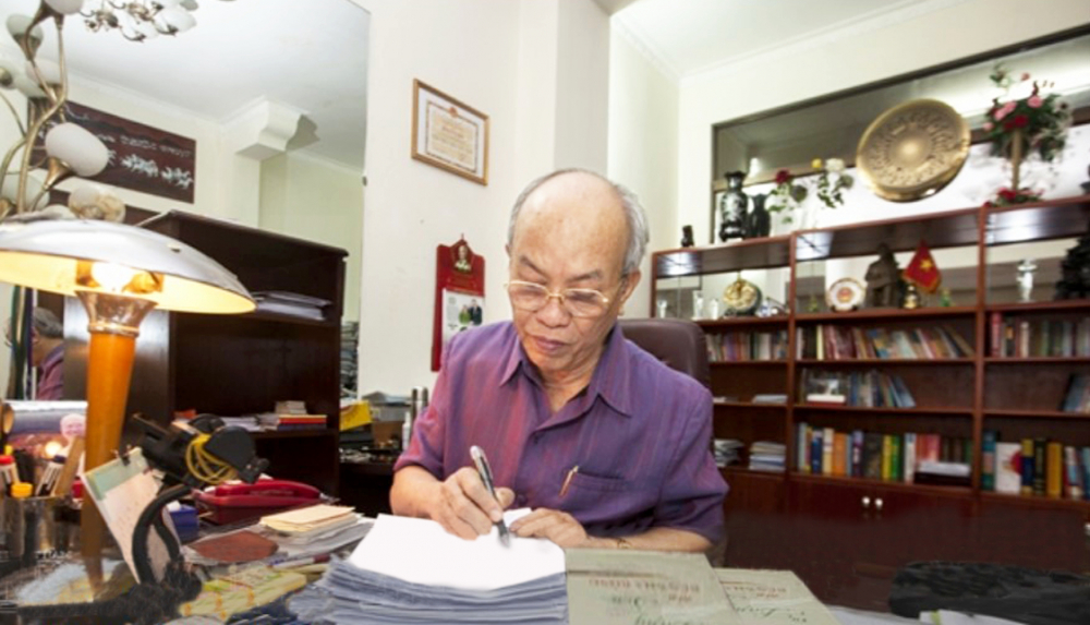Giáo sư, tiến sĩ, nhà văn Trình Quang Phú hiện là Viện trưởng Viện Nghiên cứu và Phát triển phương Đông (nguồn ảnh: Hội Nhà văn TPHCM)