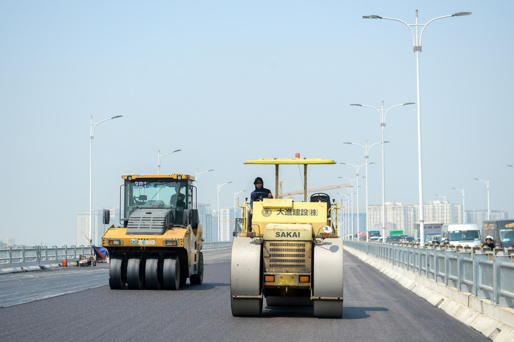 Cầu Vĩnh Tuy giai đoạn 2 Điểm đầu dự án giao với đường Nguyễn Khoái và đường Minh Khai (quận Hai Bà Trưng), điểm cuối giao với đường Long Biên - Thạch Bàn và đường Cổ Linh (quận Long Biên).