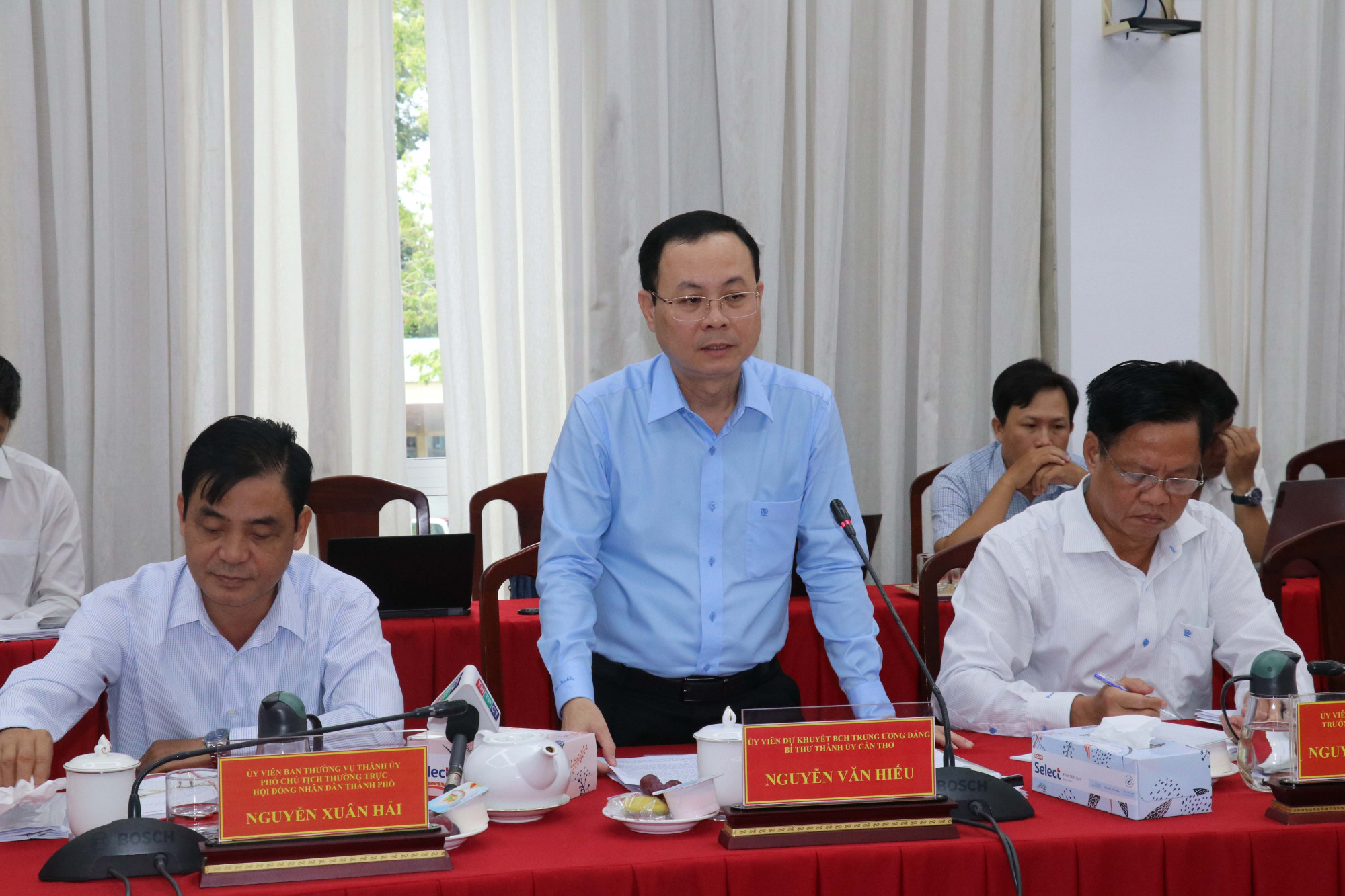 Ông Nguyễn Văn Hiếu - Bí thư Thành ủy Cần Thơ phát biểu chỉ đao tại buổi làm việc