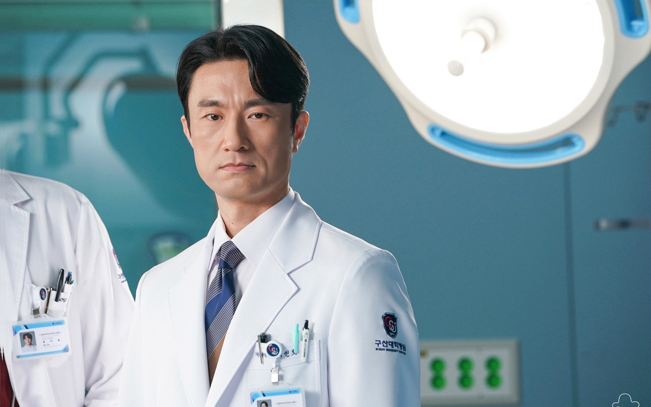Kim Byung Chul thăng hoa với vai diễn Seo In Ho trong Bác sĩ Cha.