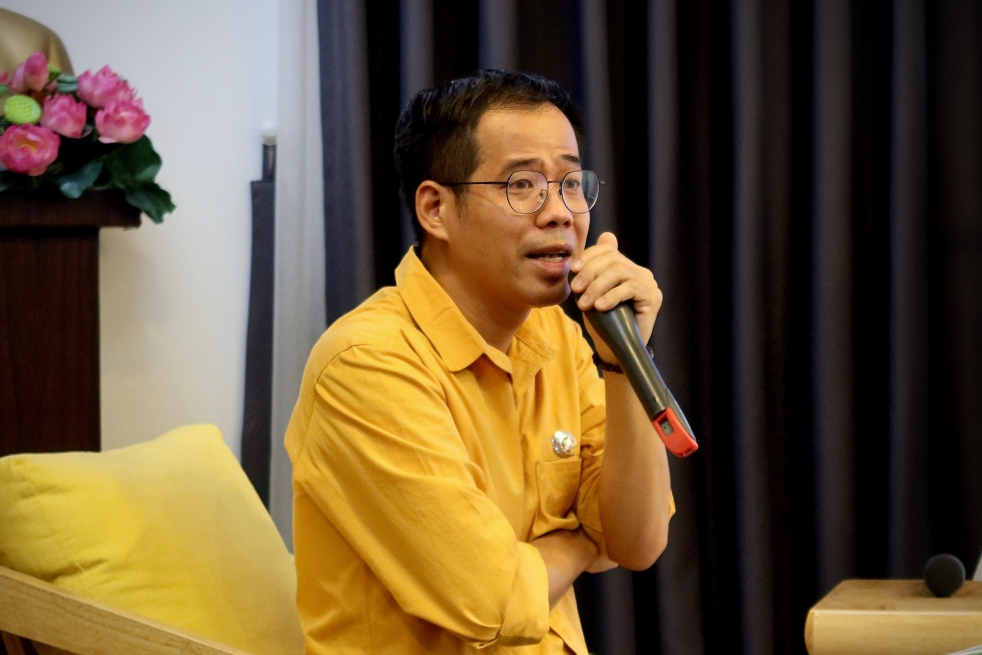 Ông Đỗ Lương Đại Nam, Nhà sáng lập, Giám đốc điều hành Quỹ Trăng Khuyết trả lời tại buổi họp báo