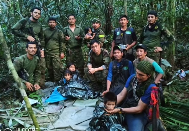 Bốn đứa trẻ bản địa (trong ảnh) đã mất tích sáu tuần trong rừng rậm Amazon của Colombia sau một vụ tai nạn máy bay đã được tìm thấy còn sống