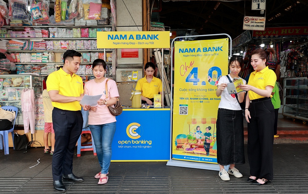 Nam A Bank triển khai chương trình “Chợ 4.0 - Cuộc sống không tiền mặt” phủ sóng tại các chợ trên địa bàn TPHCM - Ảnh: Nam A Bank