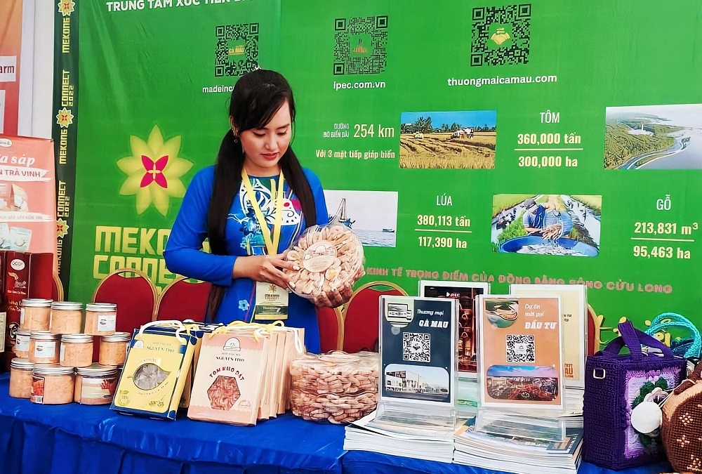 Các sản phẩm tôm khô chất lượng của HTX Nguyễn Thơ (xã Quách Phẩm, huyện Đầm Dơi)