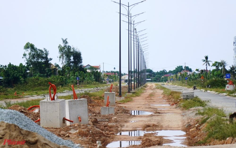 Tháng 10/2016, dự án đường Chợ Mai - Tân Mỹ được UBND tỉnh Thừa Thiên-Huế phê duyệt đầu tư, với tổng chiều dài gần 5km, quy mô mặt cắt ngang tuyến hoàn chỉnh theo quy hoạch với nền đường 36m. 
