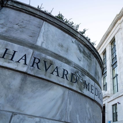Quản lý nhà xác Harvard bị buộc tội buôn bán xác người