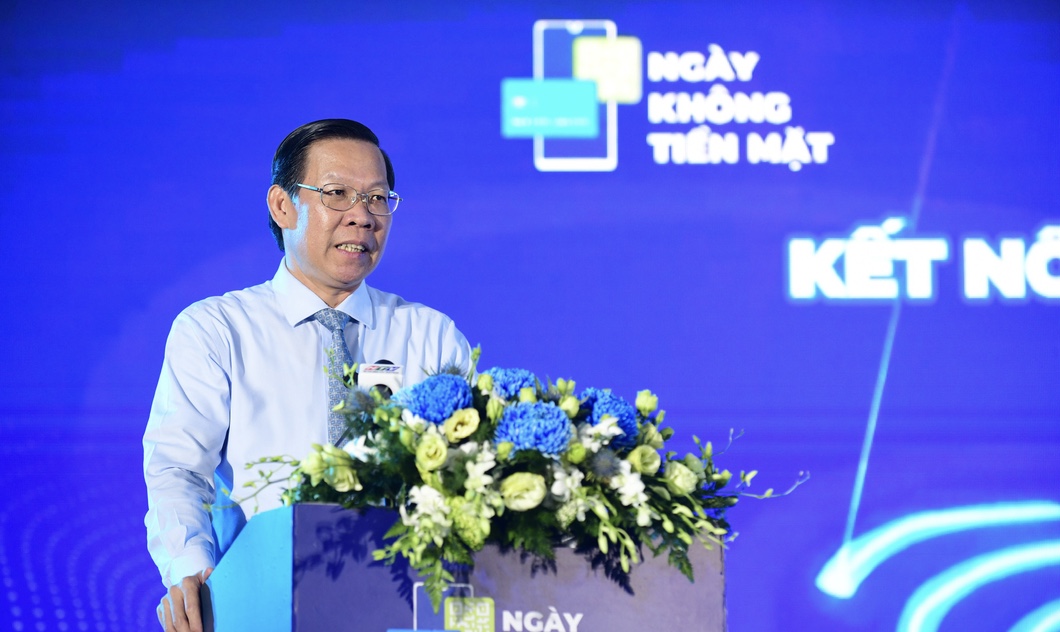 ông Phan Văn Mãi, chủ tịch UBND TPHCM cho biết TPHCM hướng đến dẫn đầu thanh toán không tiền mặt cả nước