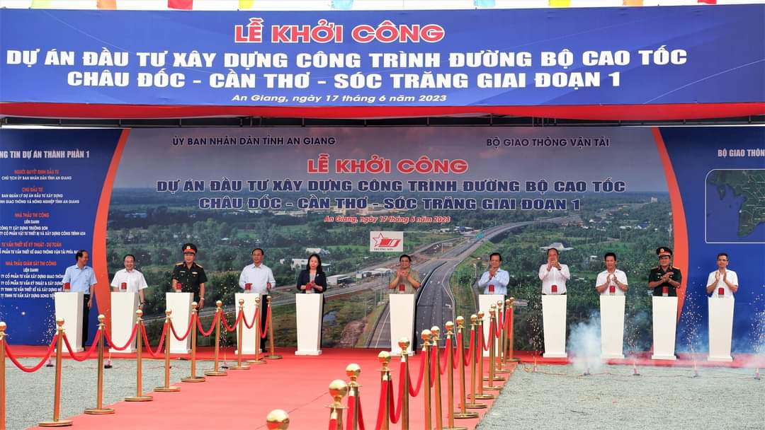 Thủ tướng Phạm Minh Chính phát lệnh khởi công dự án tuyến đường bộ cao tốc  Châu Đốc - Cần Thơ - Sóc Trăng giai đoạn 1