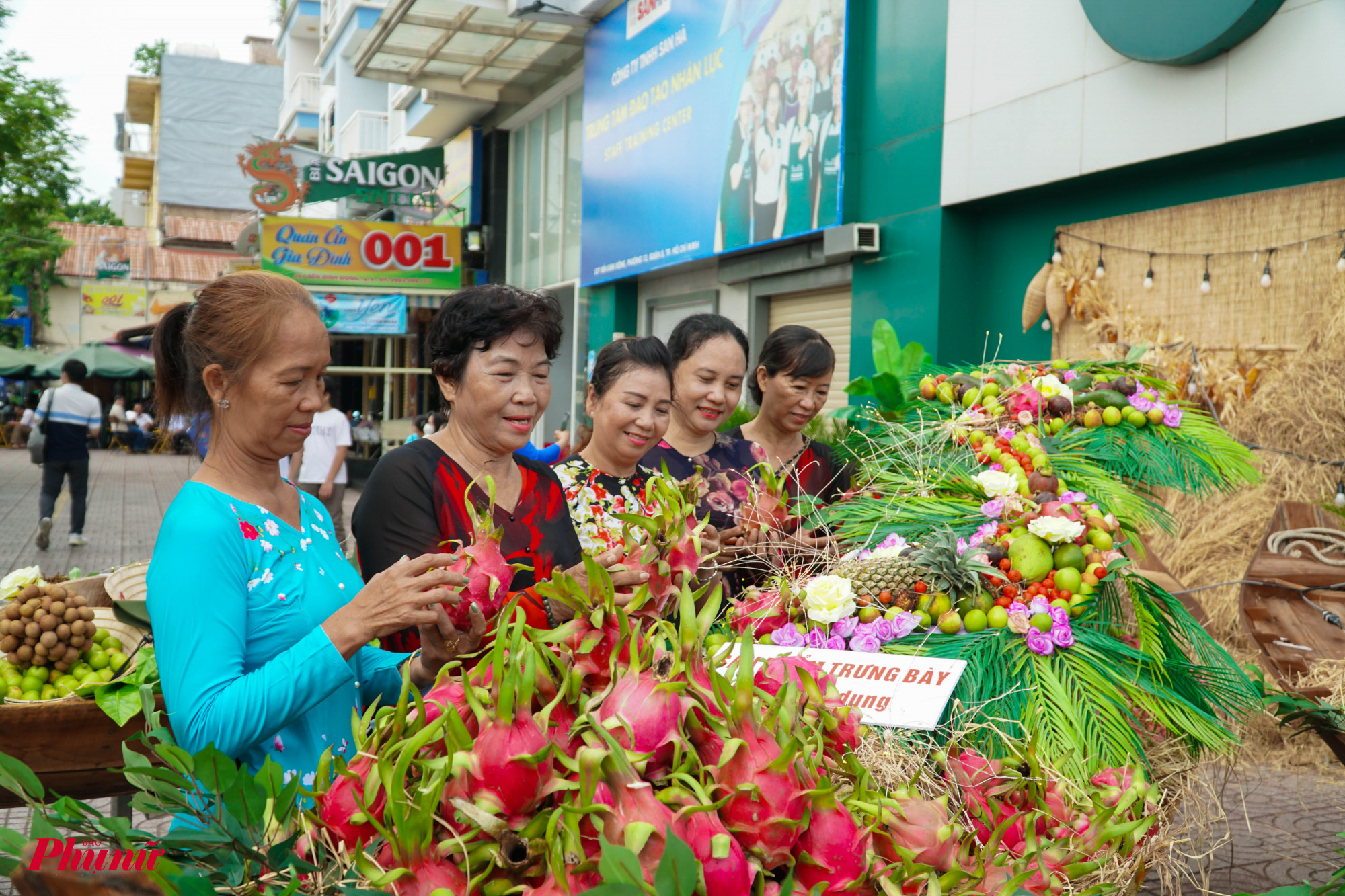 Đây là dịp người dân tiếp cận trái cây sạch với giá từ nhà vườn