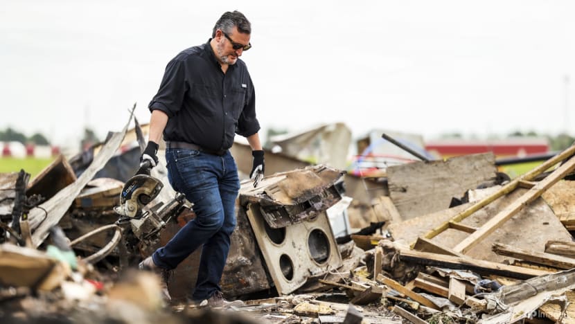Bãi xe hoang tàn sau cơn bão ở bang Texas, tháng 6/2023.