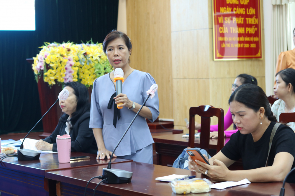 Bà Nguyễn Việt Hà - Phó trưởng Ban hỗ trợ phụ nữ phát triển kinh tế, Hội LHPN TPHCM, nhắn nhũ chị em mạnh dạn 