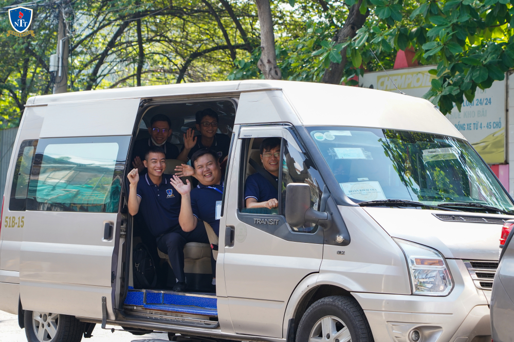 Giảng viên Trường đại học Nguyễn Tất Thành ra quân làm công tác thanh tra theo phân công của Bộ GD-ĐT