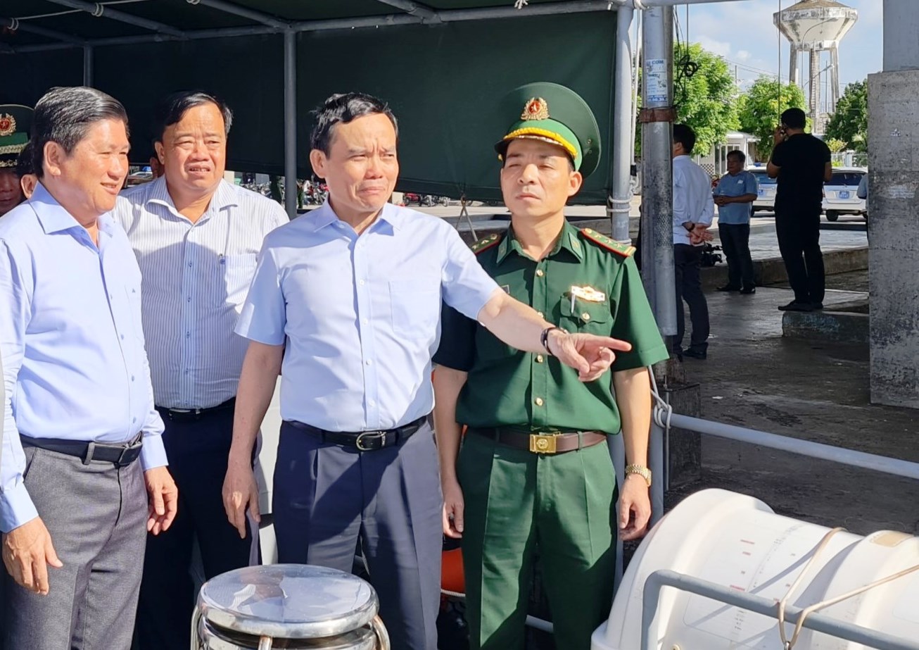 Phó thủ tướng Trần Lưu Quang kiểm tra thực hiện chống khai thác thủy sản theo IUU ở Cà Mau