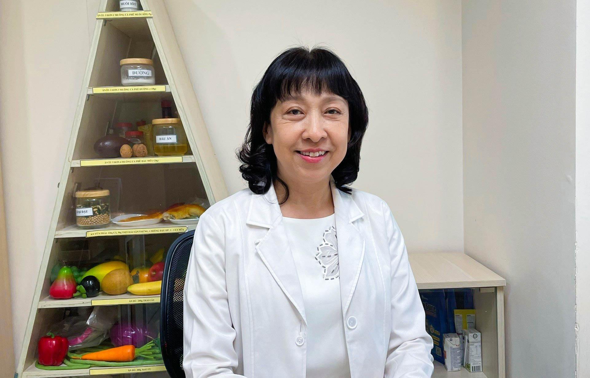 Bác sĩ Minh Hạnh: “Chế độ ăn lành mạnh có vai trò quan trọng trong việc phòng ngừa các bệnh lý mãn tính như tim mạch, đái tháo đường, ung thư…” - Ảnh: TL