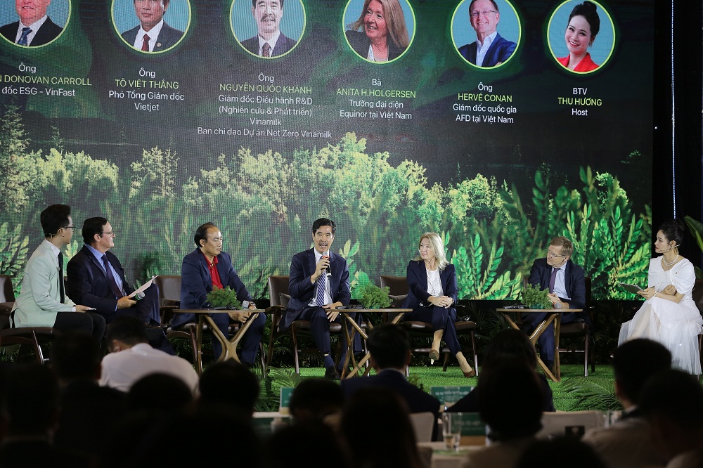 Ông Nguyễn Quốc Khánh - Giám đốc điều hành R&D Vinamilk phát biểu tại Hội thảo Net Zero - Chuyển dịch xanh: Cơ hội cho người dẫn đầu - Ảnh: Vinamilk