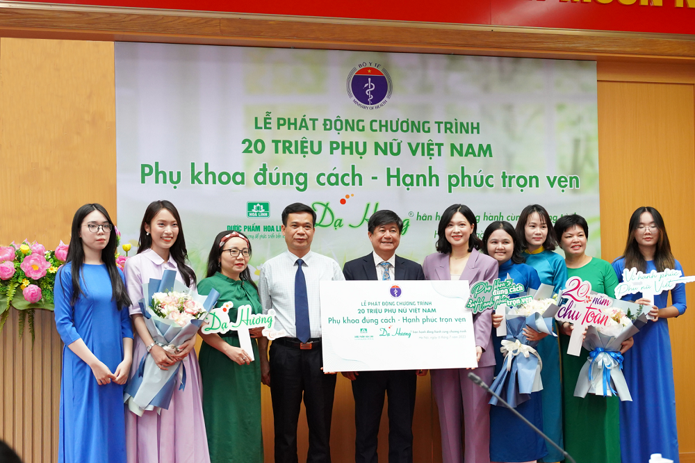 Lễ phát động chiến dịch “20 triệu phụ nữ phụ khoa đúng cách - Hạnh phúc trọn vẹn” - Ảnh: DP Hoa Linh