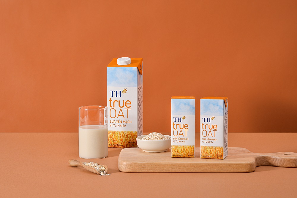 TH true OAT được sản xuất với 98% dịch yến mạch, hoàn toàn không bổ sung đường và phù hợp sử dụng cho cả gia đình