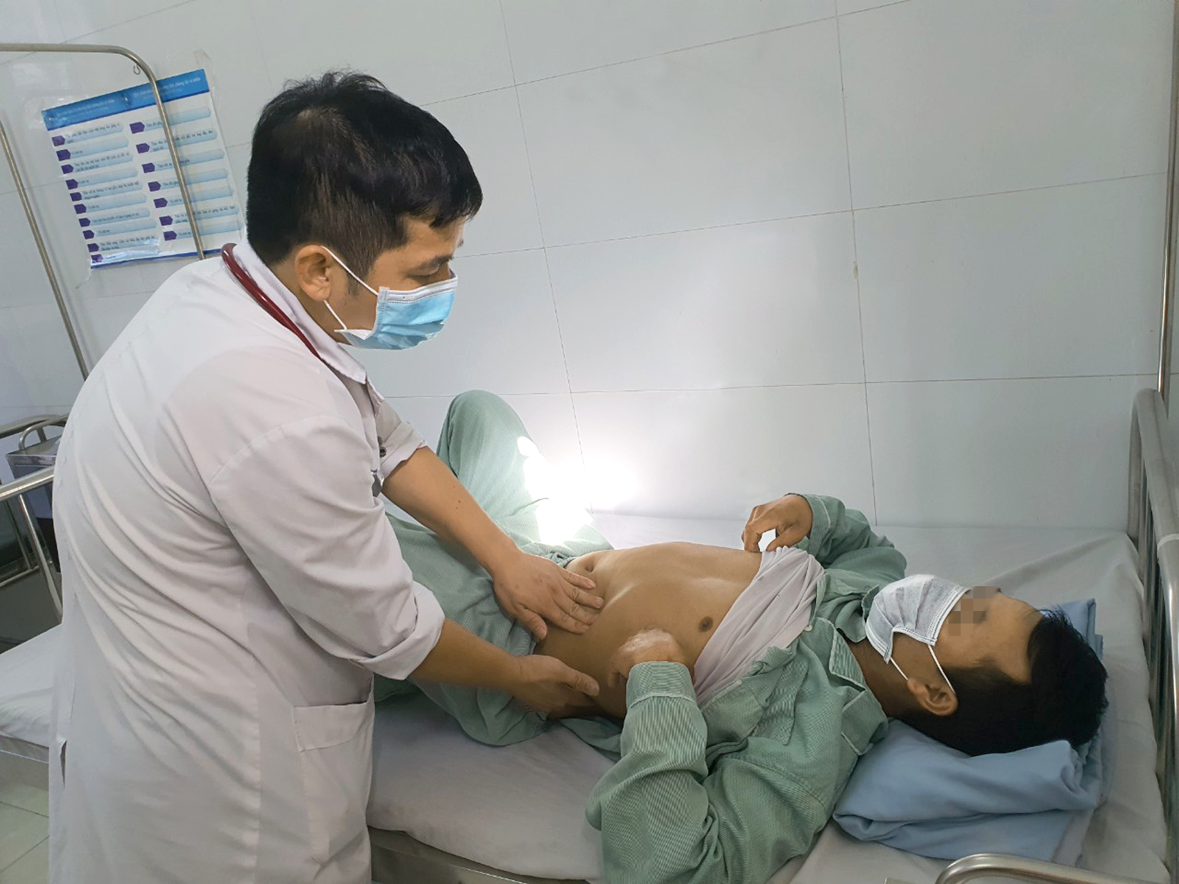 Bệnh nhân sốt xuất huyết điều trị tại Bệnh viện Đa khoa Hà Đông