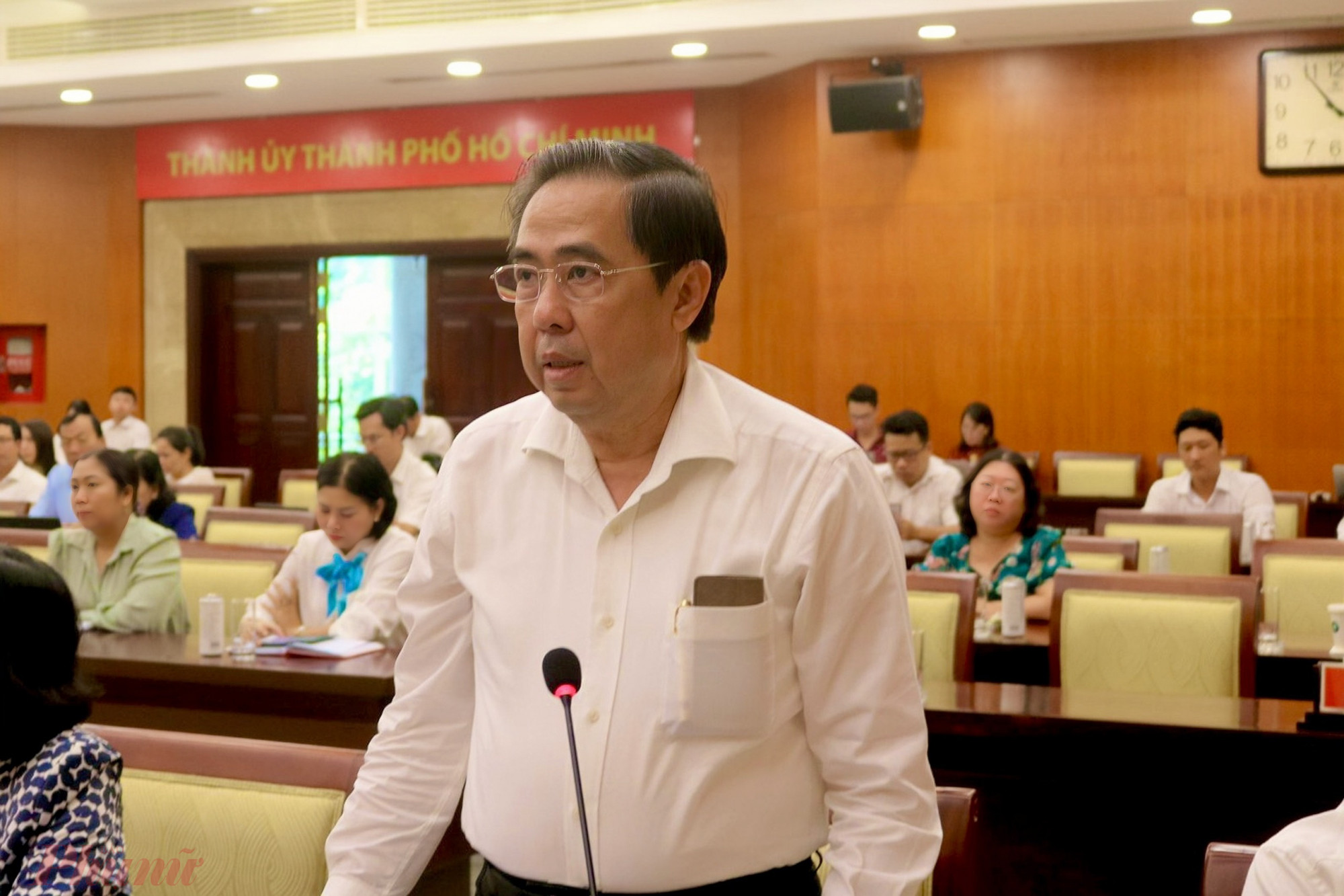 Ông Nguyễn Văn Lâm - Phó Giám đốc Sở Lao động Thương binh & Xã hội TPHCM trả lời đại biểu
