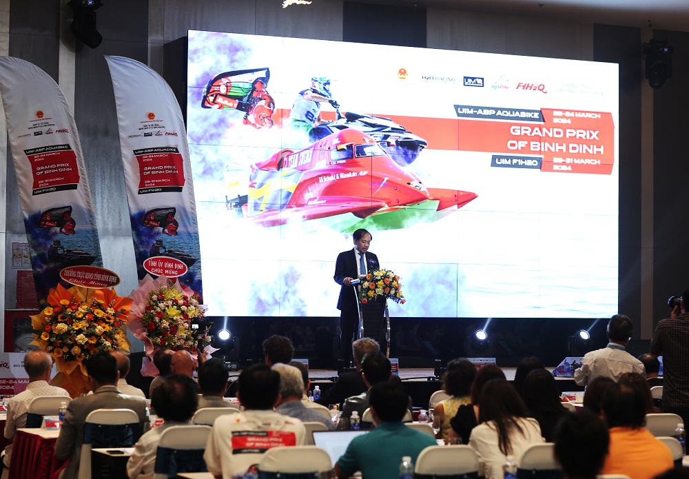 Ông Trần Việt Anh - Chủ tịch HĐQT Công ty Cổ phần Bình Định F1, đại diện Ban tổ chức - phát biểu tại cuộc họp báo