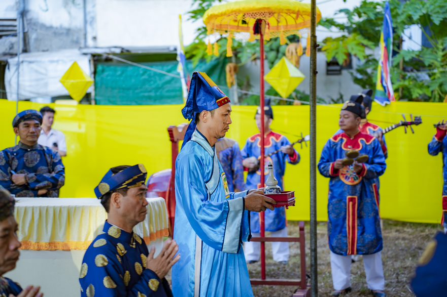 Sau này vua Thành Thái cho xây đàn Âm hồn và hàng năm vào ngày 23/5 âm lịch, triều đình cử hành lễ tế.